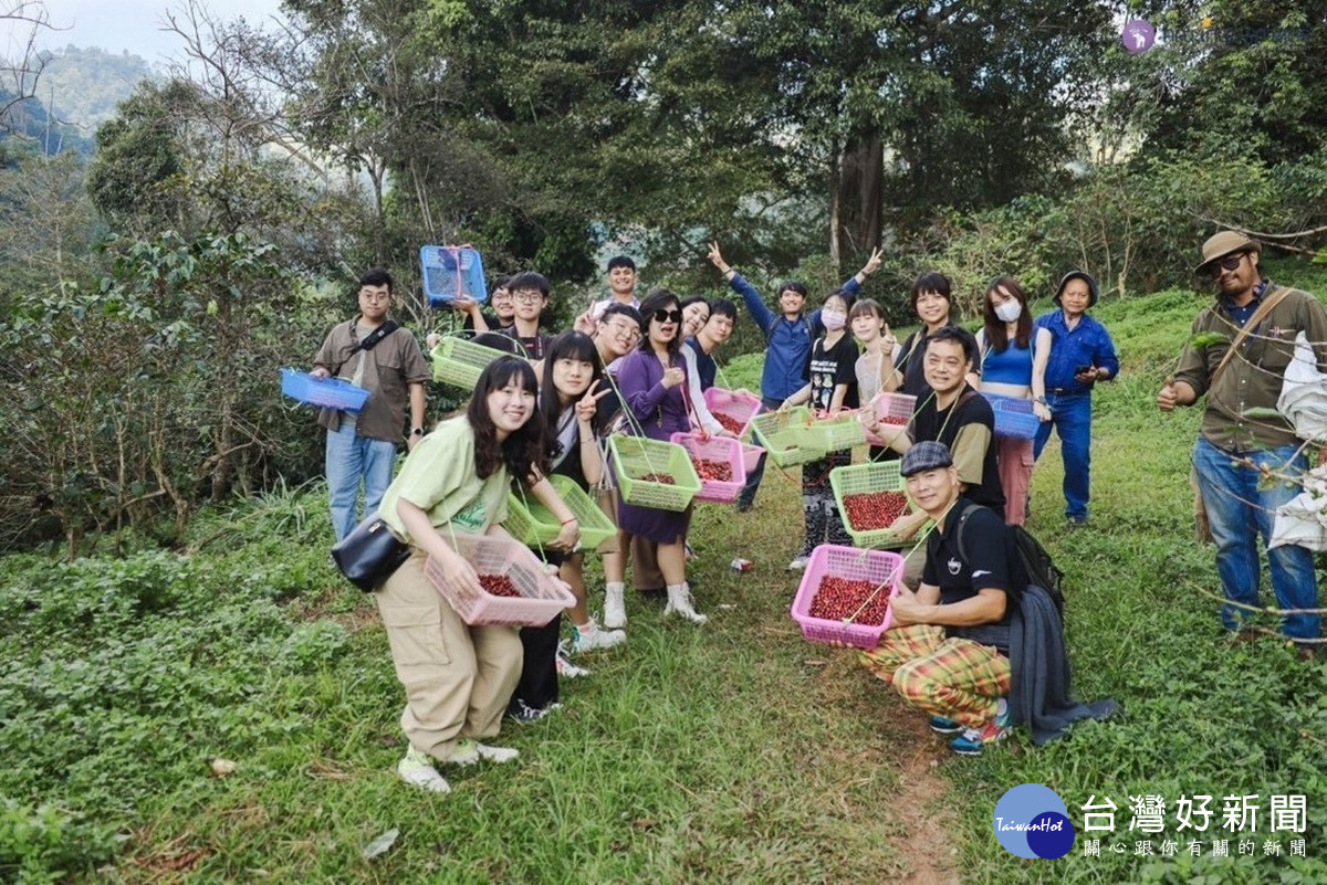 暨大協助南投縣水沙連地方特色產業發展與人才培育的成果再次獲得肯定-咖啡產業。（圖/暨大提供）<br /><br /> <br /><br /> 