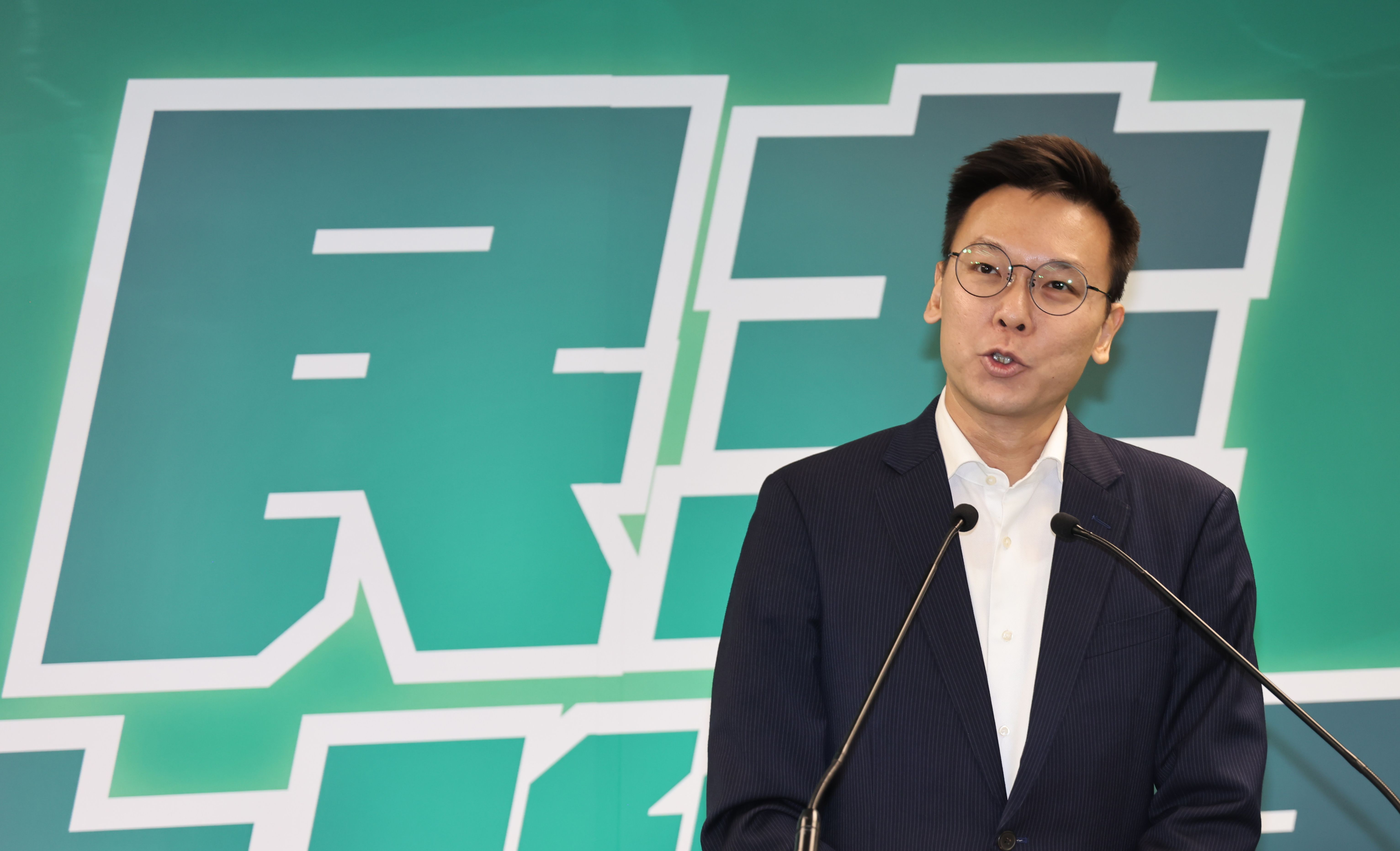 國安會副秘書長林飛帆8日深夜表示,他剛被中共列入「懲戒頑固台獨份子」名單,網路隨即出現假訊息攻擊,已報警。資料照片/林啟弘攝