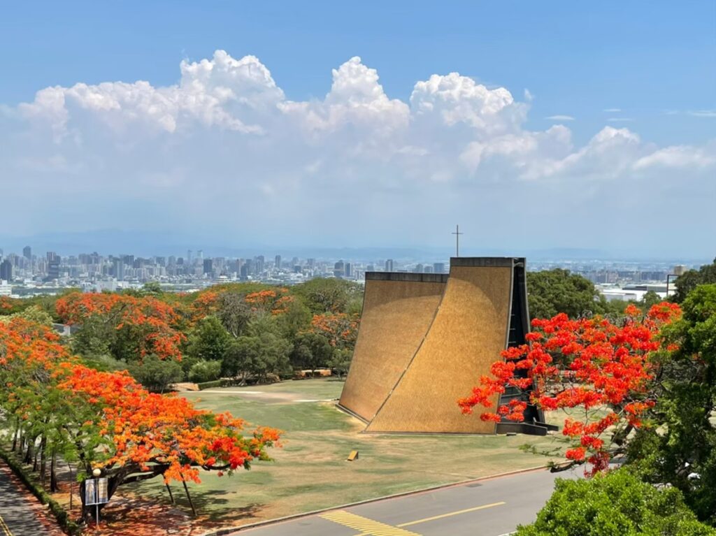 東海大學校長張國恩表示，全力推動永續與AI雙軸心的東海，將持續培育趨勢人才，並積極協助產業轉型。（圖/東海大學提供） 
