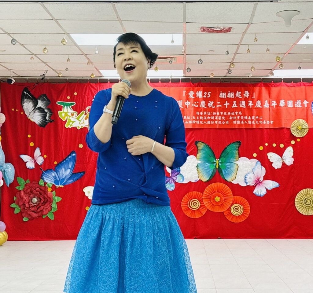 聲樂家簡文秀教授將為吳萬福教授獻唱「天使的神糧」及「寄語白雲」