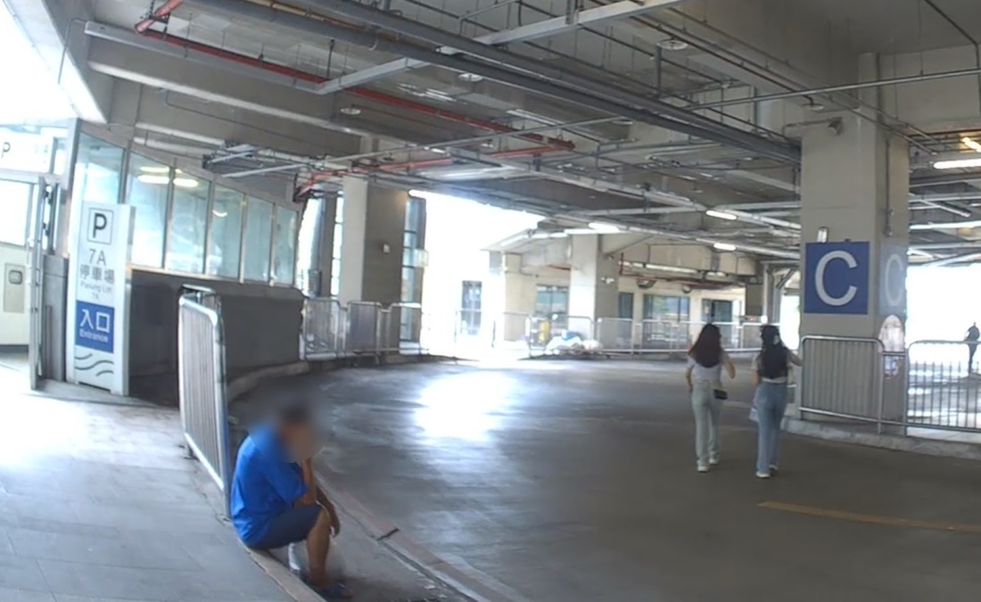 ▲圖說:員警上前提醒男子危險的舉動,卻察覺其十分面生 (圖/台中市政府 提供)