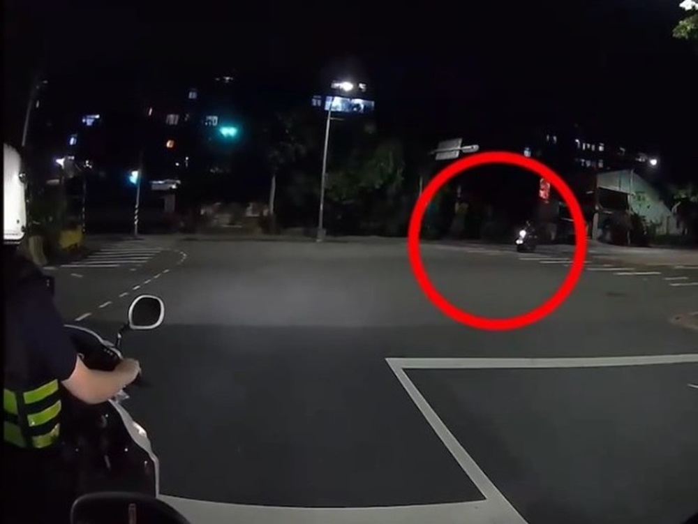 酒駕男見警心虛逃 丟車擋警被逮恐吃20萬元罰單 213 cnews204240809a01