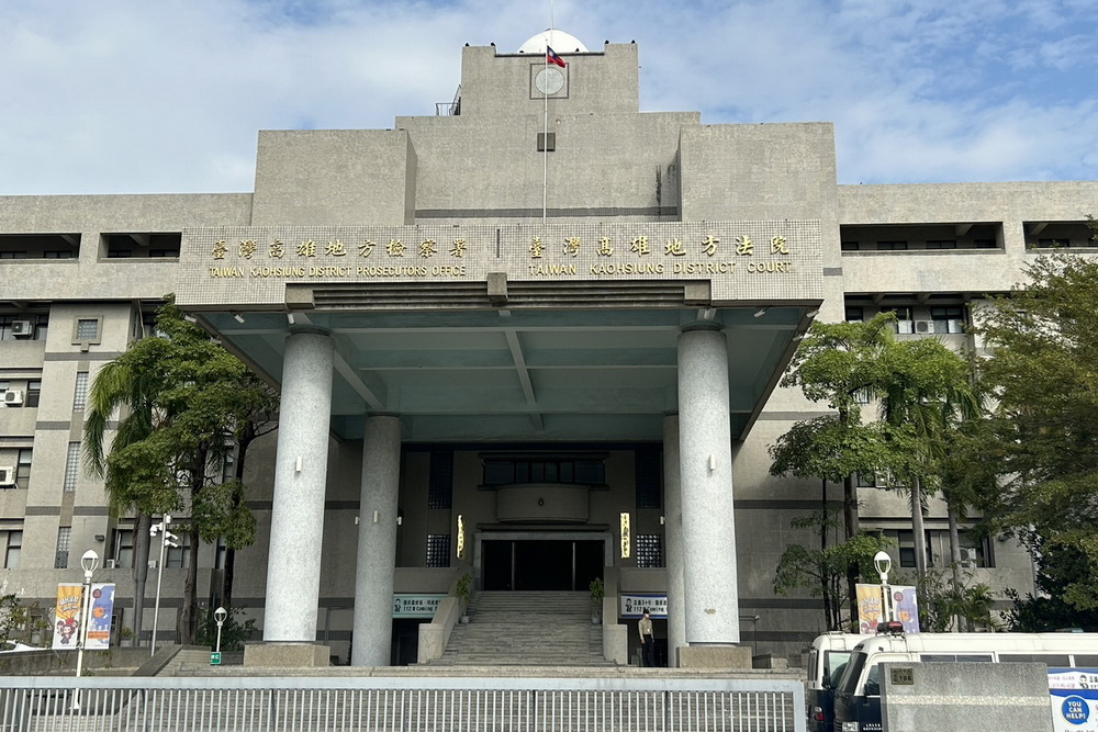 嫌男嬰哭鬧「搖」到偏癱無力 雄檢起訴惡保母 246 嫌男嬰哭鬧「搖」到偏癱無力 雄檢起訴惡保母 245