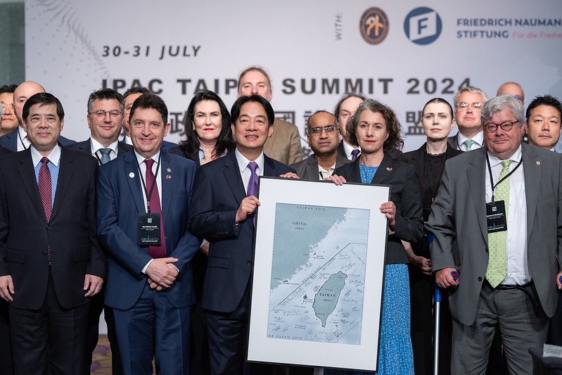 賴總統7月30日下午出席對中政策跨國議會聯盟(IPAC)年會並致詞。圖/取自總統府