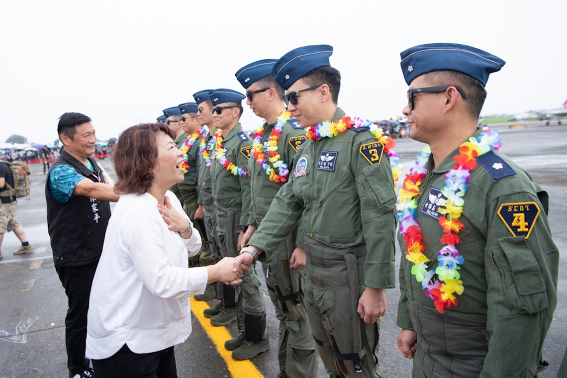 空軍嘉義基地營區開放 嘉義市長黃敏惠盼知性之旅深化國防教育