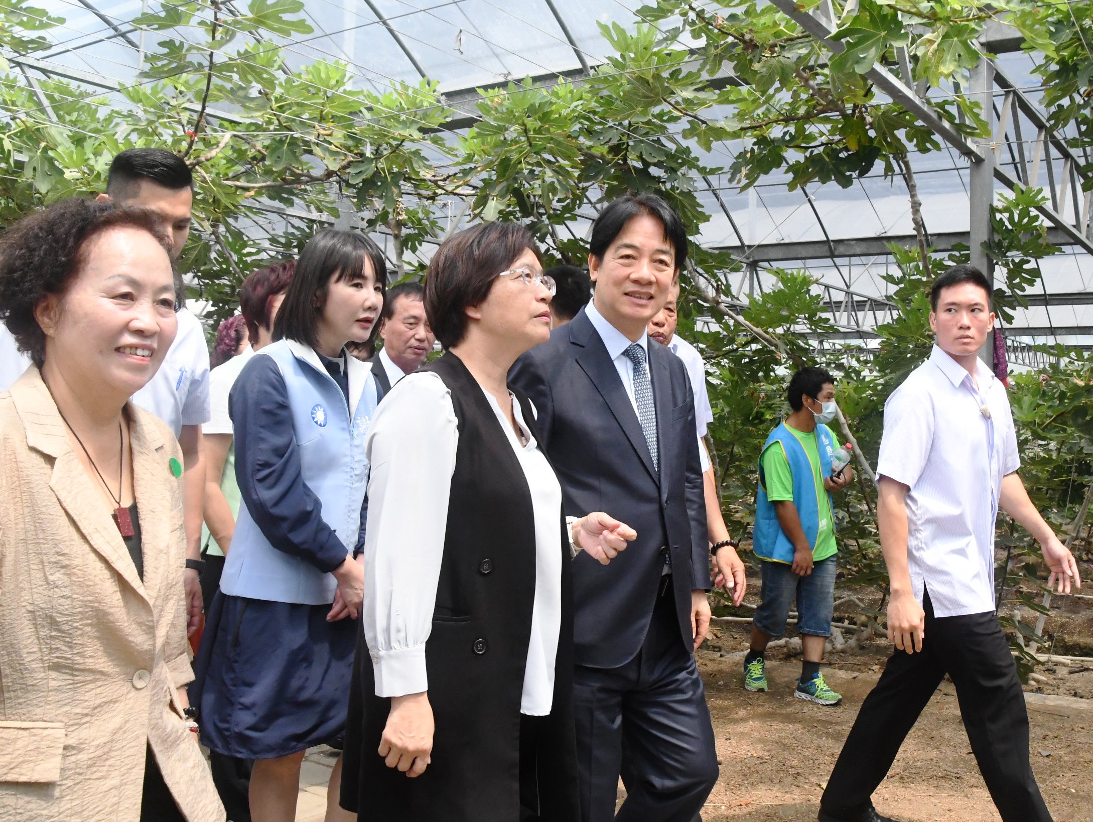 ▲總統賴清德參觀彰化縣慈恩老人養護中心，宣誓從四大重點推動長照3.0，讓醫師到社區和安養機構替病患看診。（記者張溎壕攝）