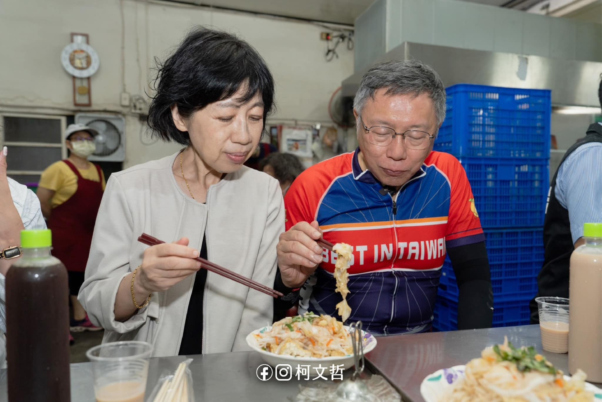 面對總統大選期間政治獻金帳目問題,柯文哲今天(10日)表示將嚴肅面對,柯妻陳佩琪則在臉書承認開公司錯誤。圖/取自柯文哲臉書