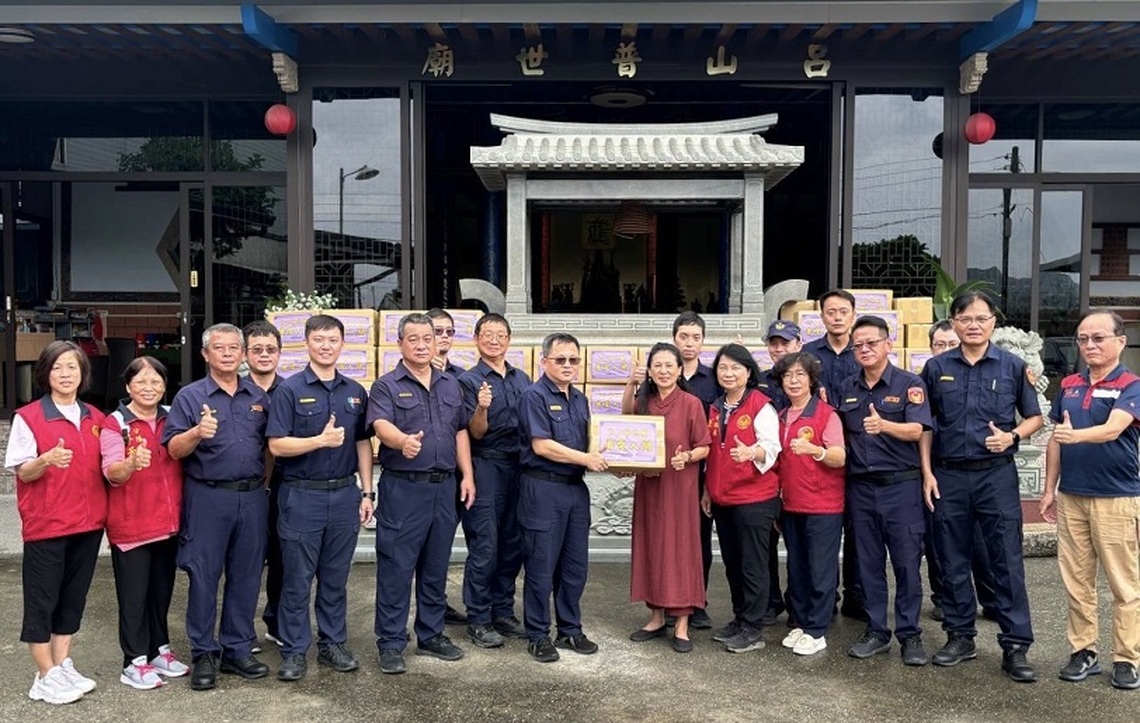 阿蓮區呂山普世廟中元普渡慈航關懷眾生 湖內警送平安物資關懷弱勢活動