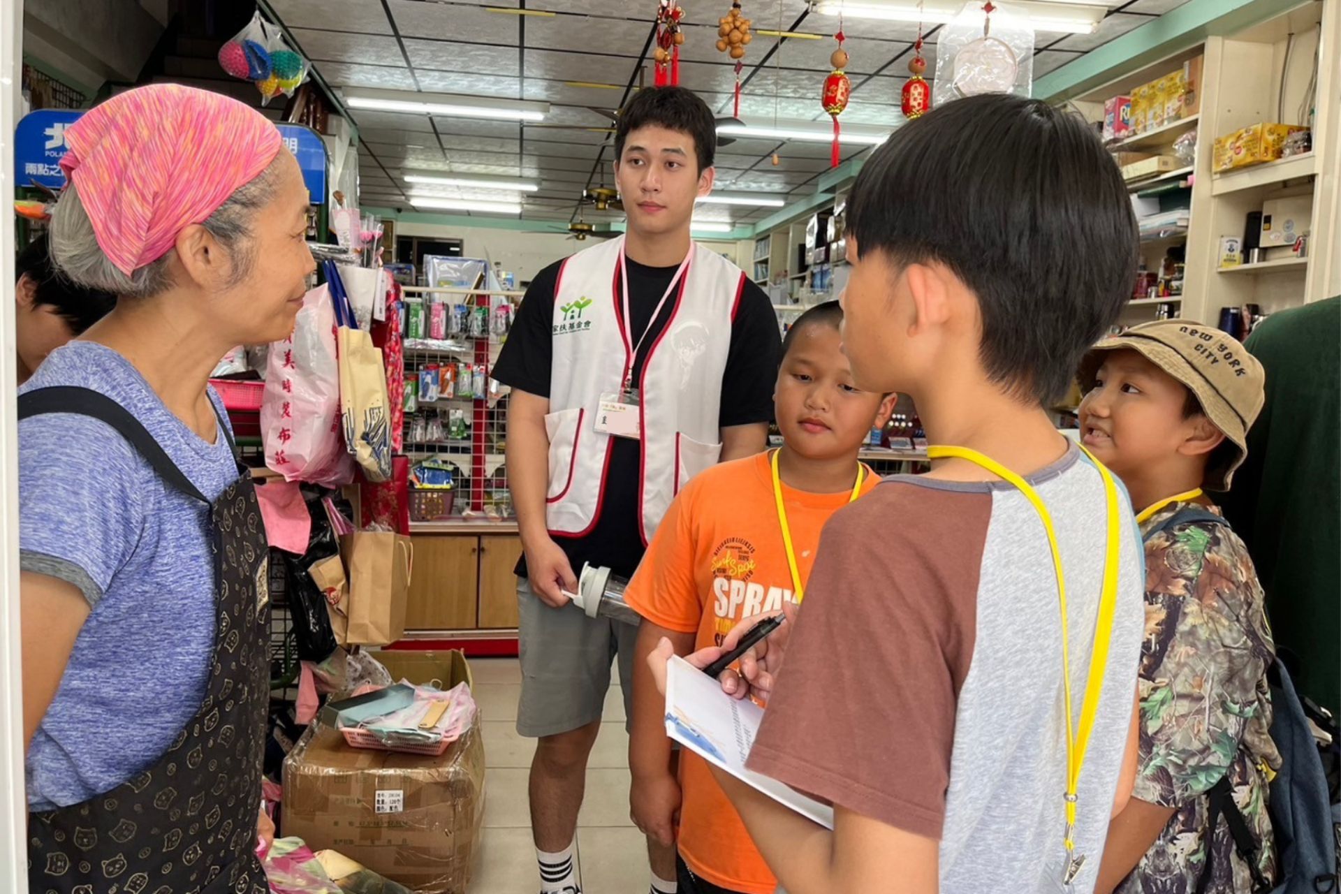 小小記者採訪東漢林書店
