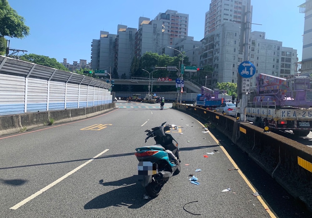 貨車載蛋撒落一地 害騎士犁田道交條例開罰 222 248240812a06