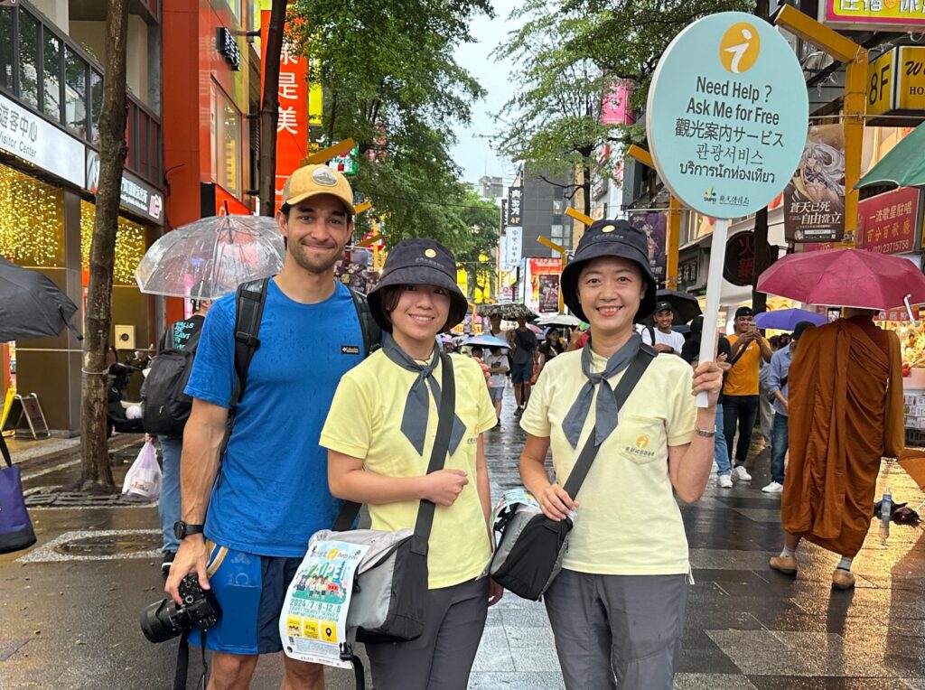 臺北旅遊必備，「i」標誌引領完美行程，國際YouTuber力讚！