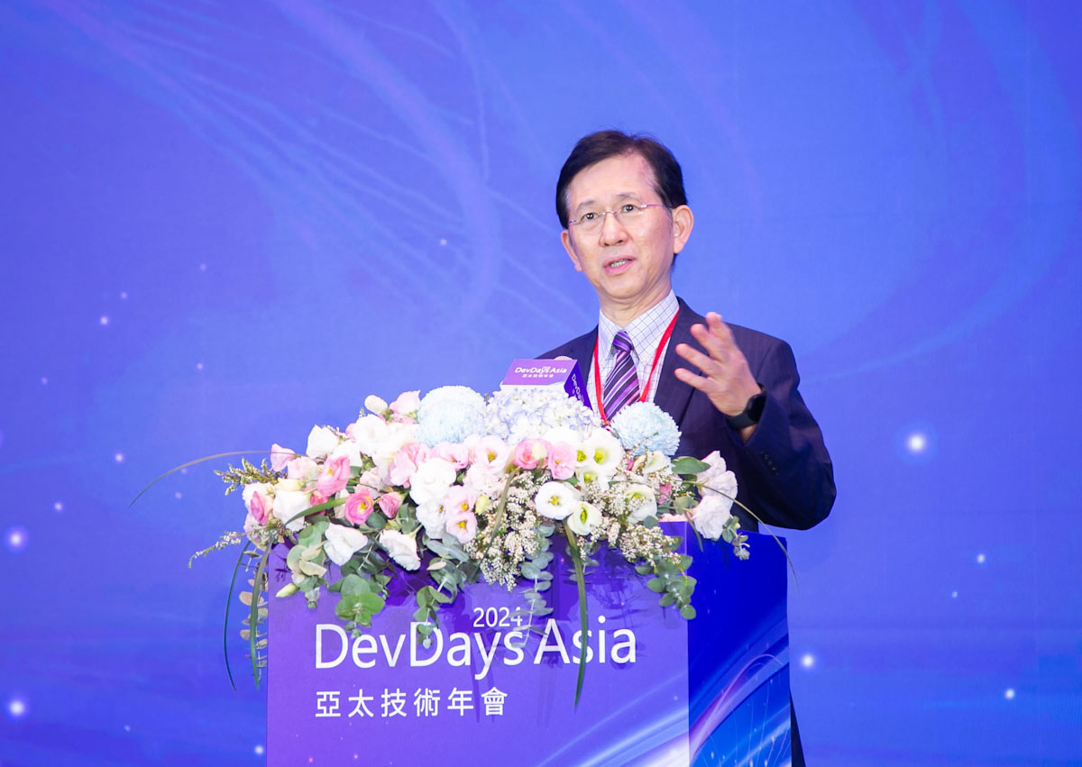 數位發展部部長黃彥男親臨現場支持並強調,近日已爭取國發基金百億元投資 AI 新創,需要微軟這樣的國際大廠持續支持,助力台灣新創躍升國際舞台,期待未來能繼續攜手微軟推動台灣數位經濟繁榮發展。
