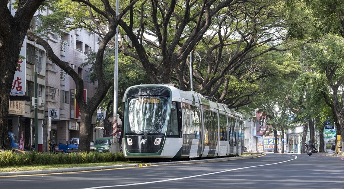 優化輕軌路口交通指引 提升輕軌公共運輸效能