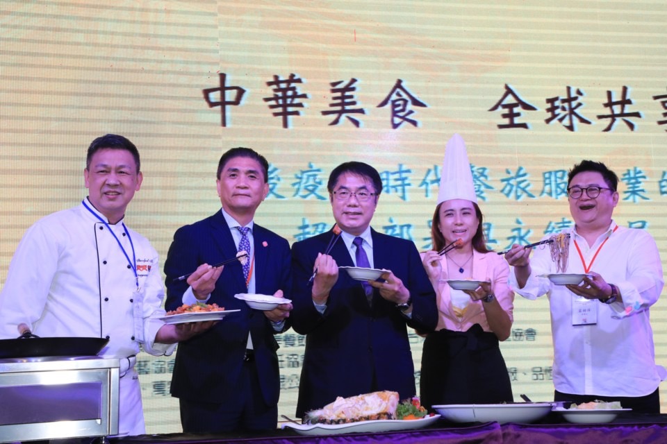 台南400美食論壇創新開跑 滾動式實地參訪引領餐飲業新思維 216 台南400美食論壇創新開跑 滾動式實地參訪引領餐飲業新思維 215