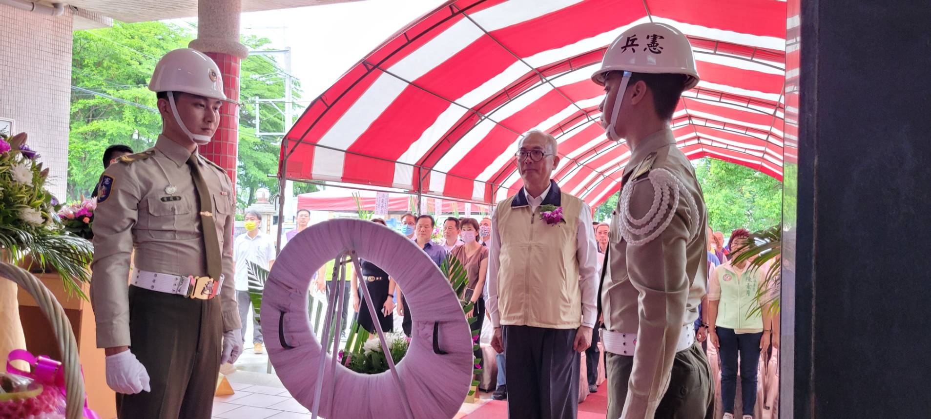 ▲113年彰化乘鶴堂國軍忠烈祠百姓公廟秋祭典禮,由退輔會副主任委員陳進廣主祭。(記者張溎壕攝)