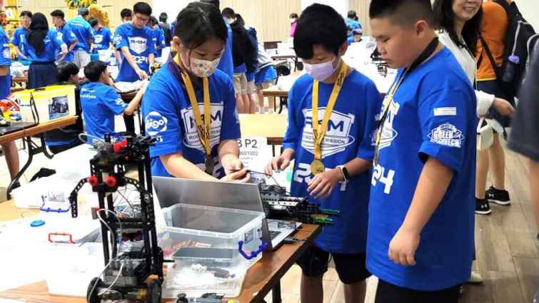 ▲世界機關王大賽8月3日於印尼萬隆天主教大學（Universitas Katolik Parahyangan）盛大登場，來自世界各國197支頂尖隊伍、共近700位選手角逐少量的獎牌名額，競爭相當激烈。（彰化縣政府提供）