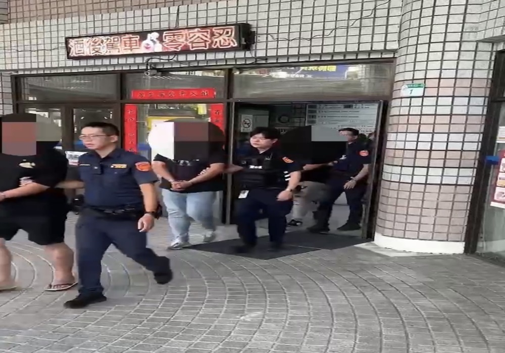 普渡法會鬧場 酒醉男子遭痛毆送醫 216 248240814a01