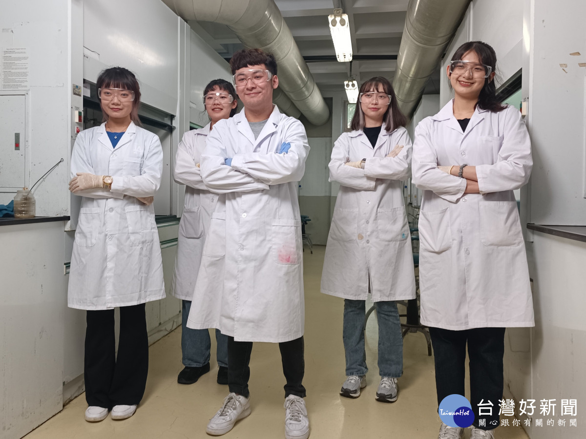 中原大學與新應材成立「半導體特用化學品研發共構實驗室」,打造中原特色的半導體教育模式。