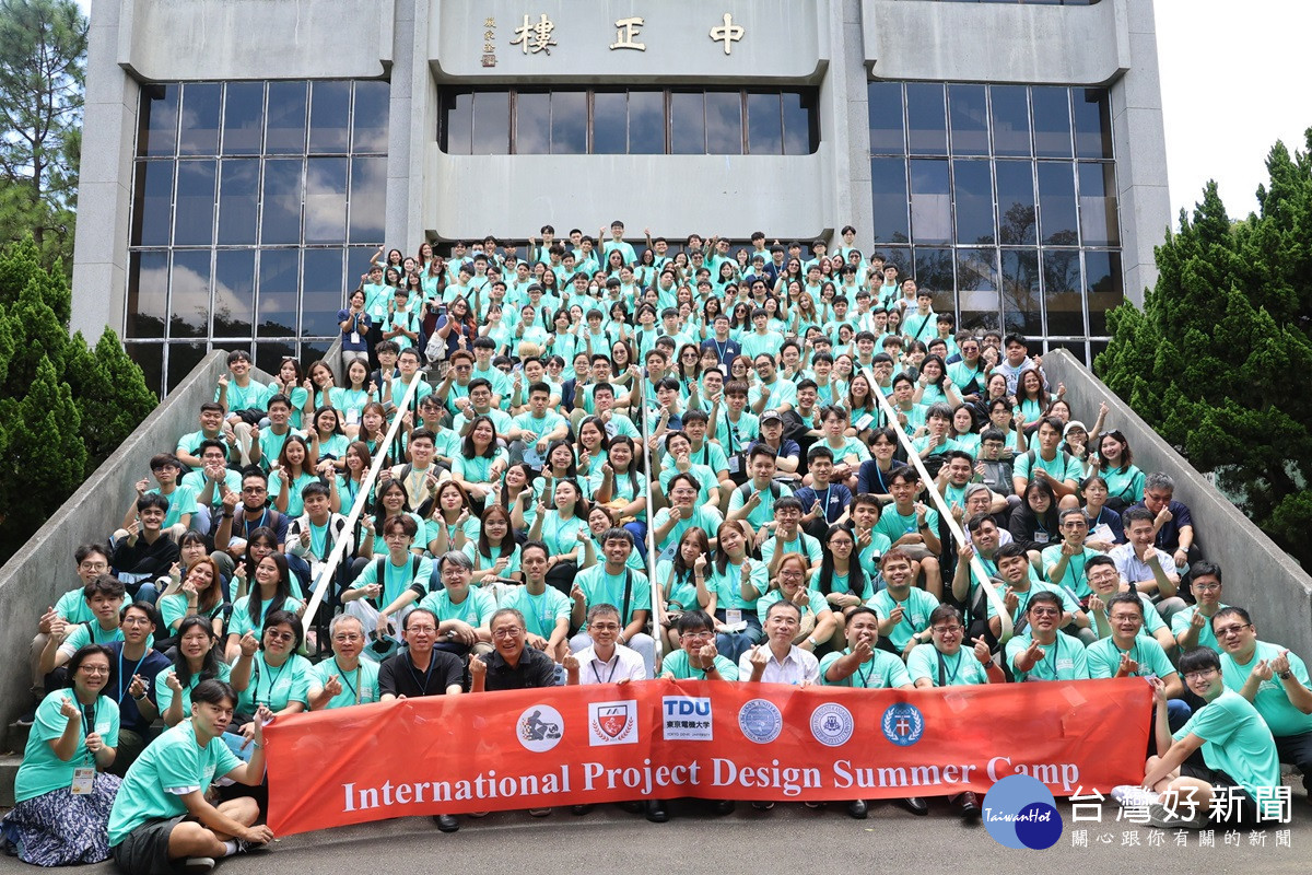 為助學子與國際接軌,中原大學電資學院舉辦2024國際暑期專題營隊。