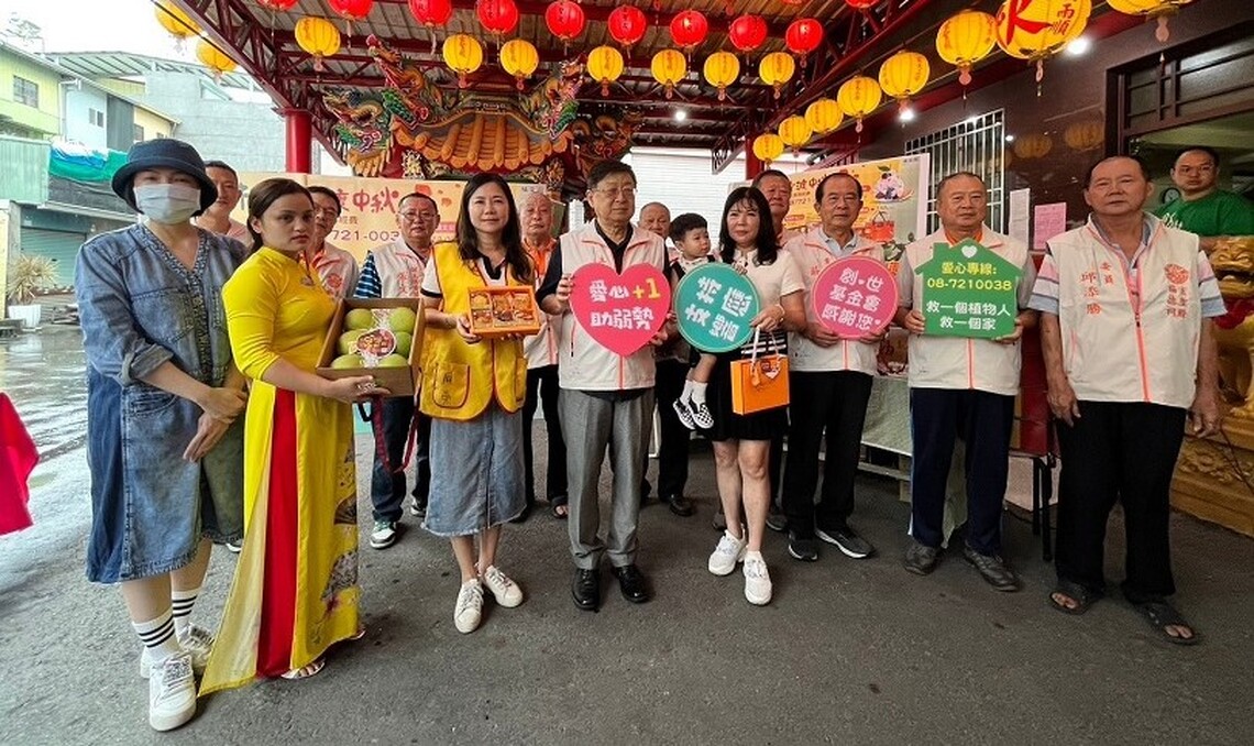 越南移工偕同中洲建設 文旦創意料理助植物人