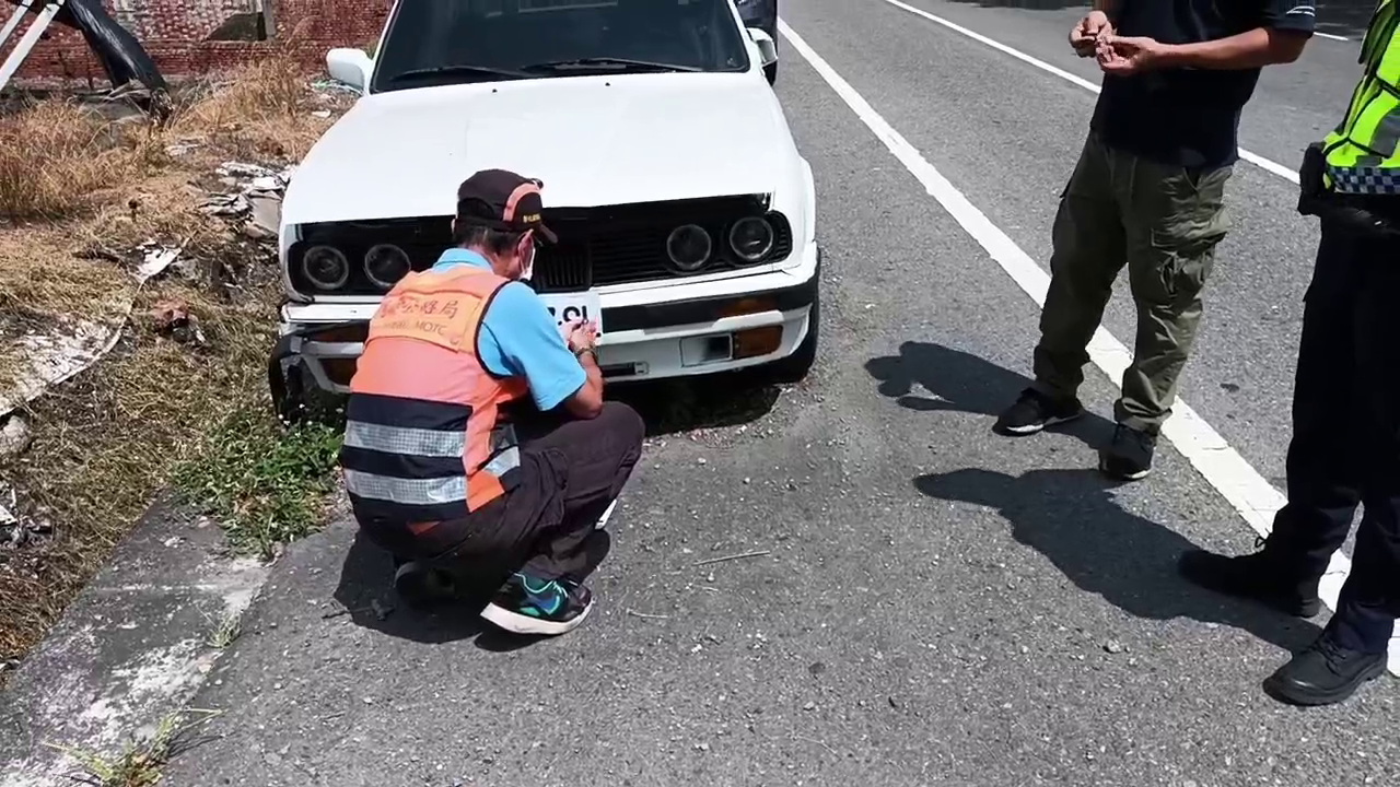 ▲彰化監理站與彰化縣交通警察隊組成聯合專案小組加強查緝使用偽變造註銷車牌。（記者張溎壕攝）