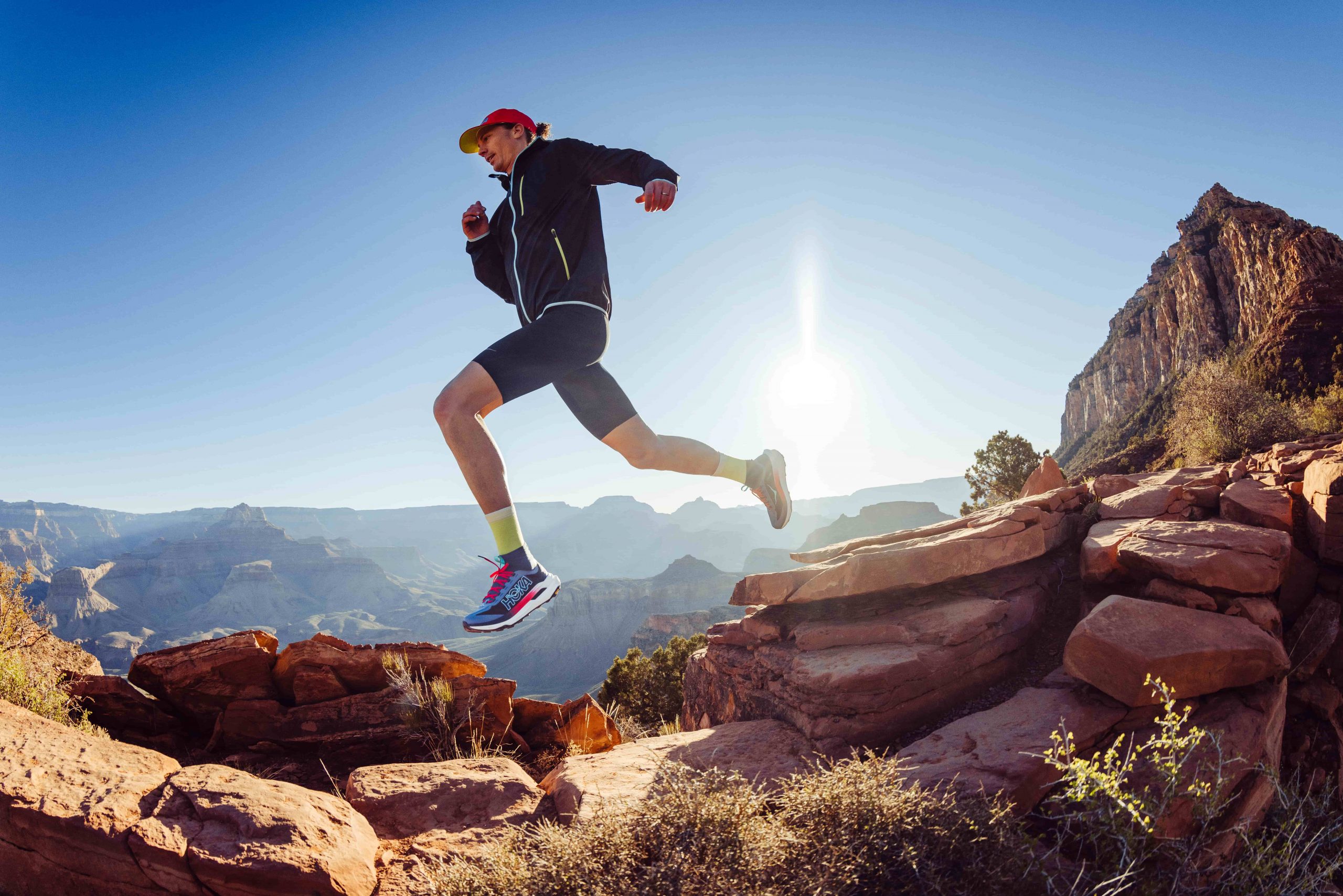HOKA Tecton X 3採用全新平行翼狀碳板配置伴隨跑者再創競賽巔峰,8/15起全台指定門市販售