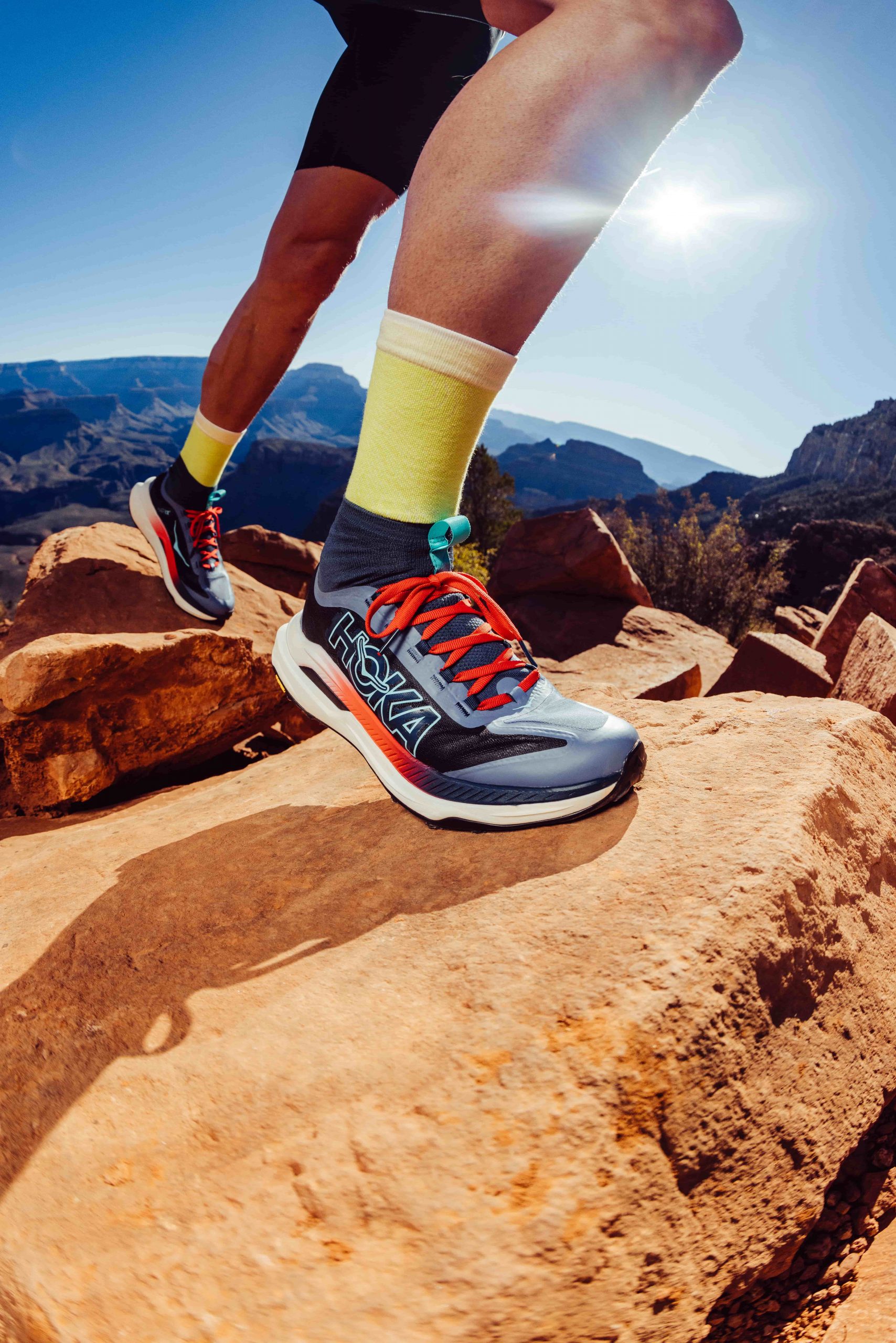 HOKA Tecton X 3男女款暴雨藍/櫻桃紅定價9,000元,8/15起於全台指定通路販售