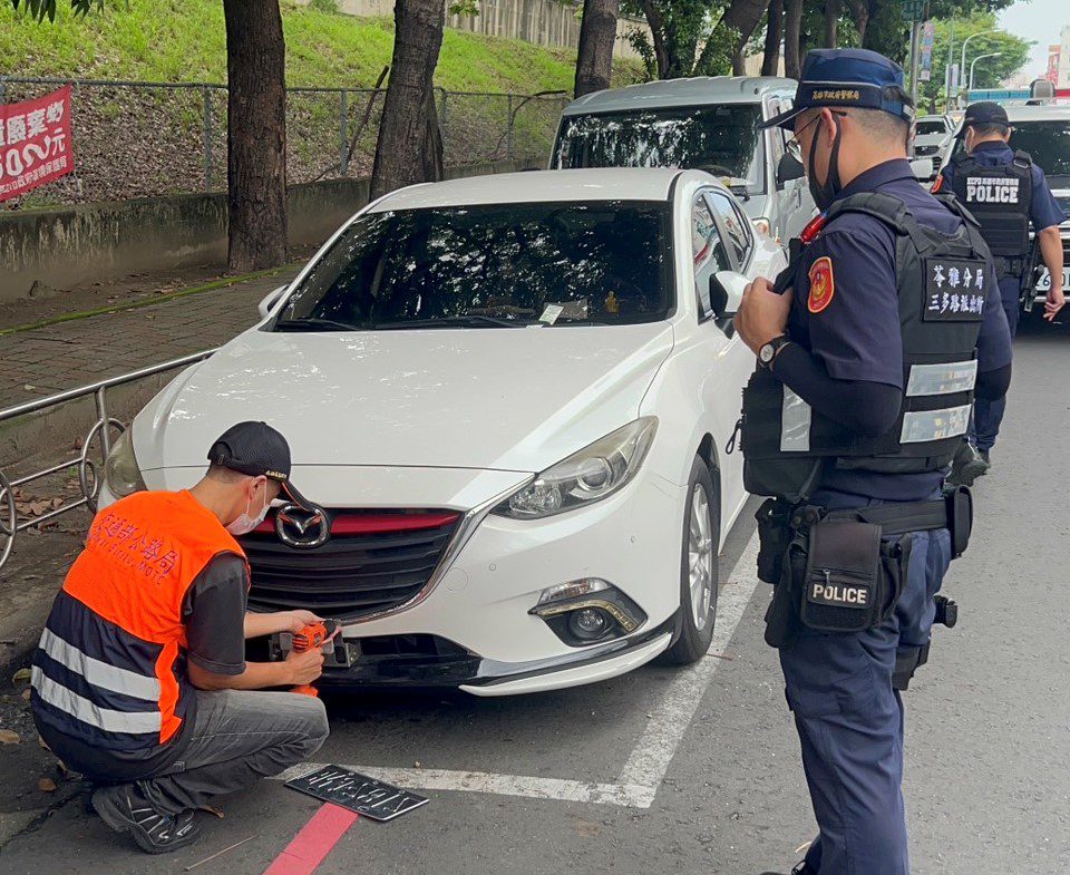 系統精準通報 高雄區監理所成功查獲偽造車牌