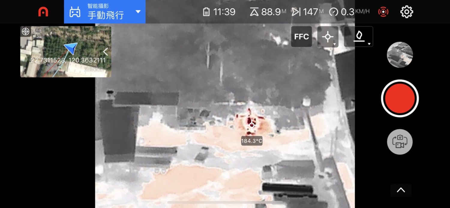 高市環保局陸空出擊 楠梓大社夜間非法燃燒抓個正著