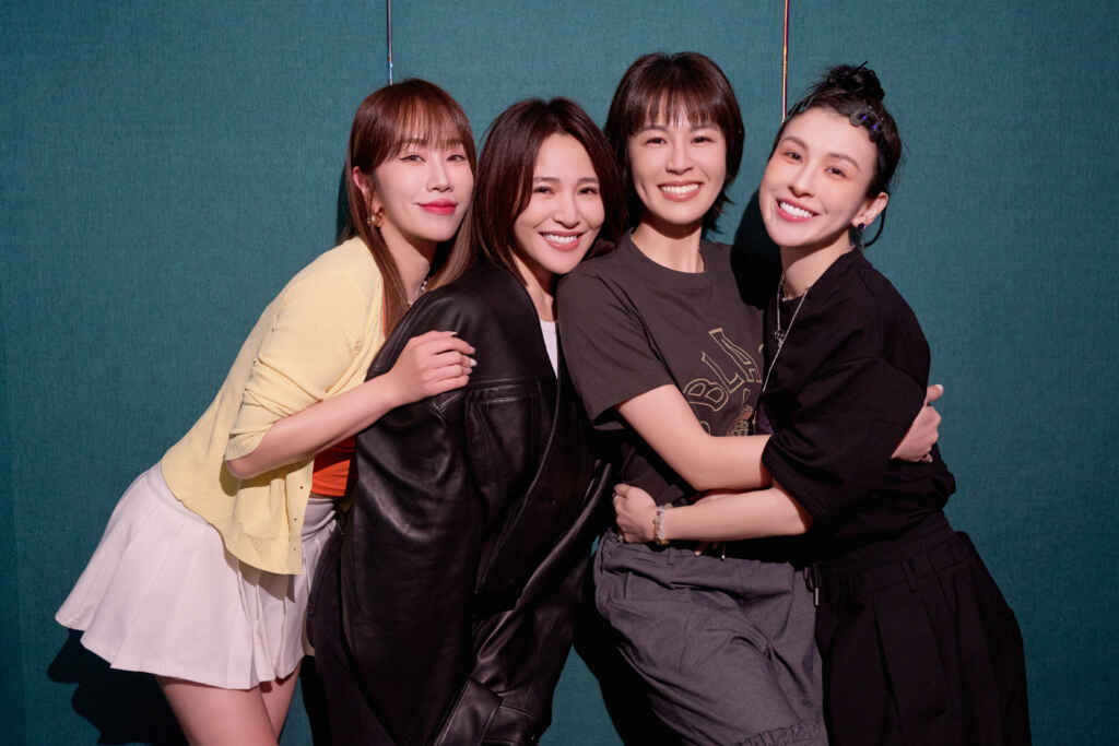 ▲梁文音揪星光2班閨蜜團,曾沛慈、魏如昀、林佩瑤直播合唱你們是我的星光(環球音樂提供)