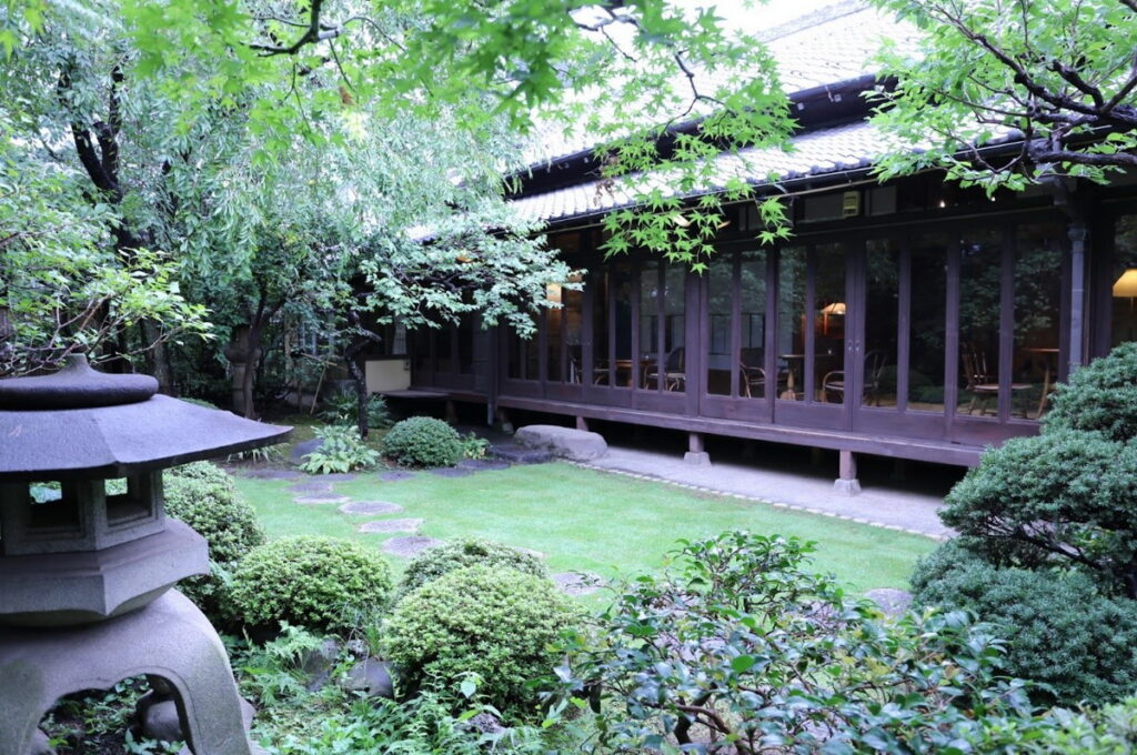 能盡情享受復古昭和時代氣息與時髦氛圍的昭和之家。(©︎ENGAWA CAFE)