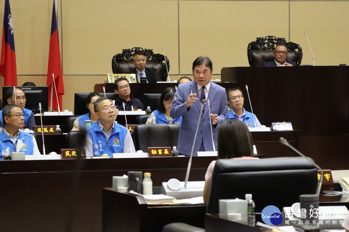 議會臨時會閉幕　鍾東錦強調地方不分黨派爭取縣警局新建及大矽谷計劃