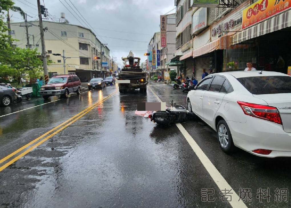 ▲台南安南死亡車禍!女騎士疑鑽車縫未成擦撞倒地,遭大車碾壓(圖/民眾提供)