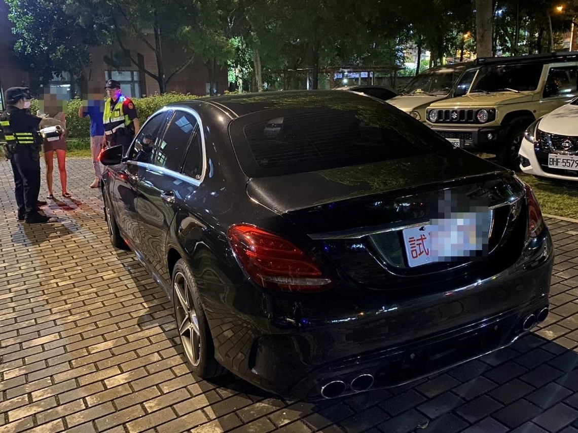 台中警方會同監理站深夜取締改造車輛