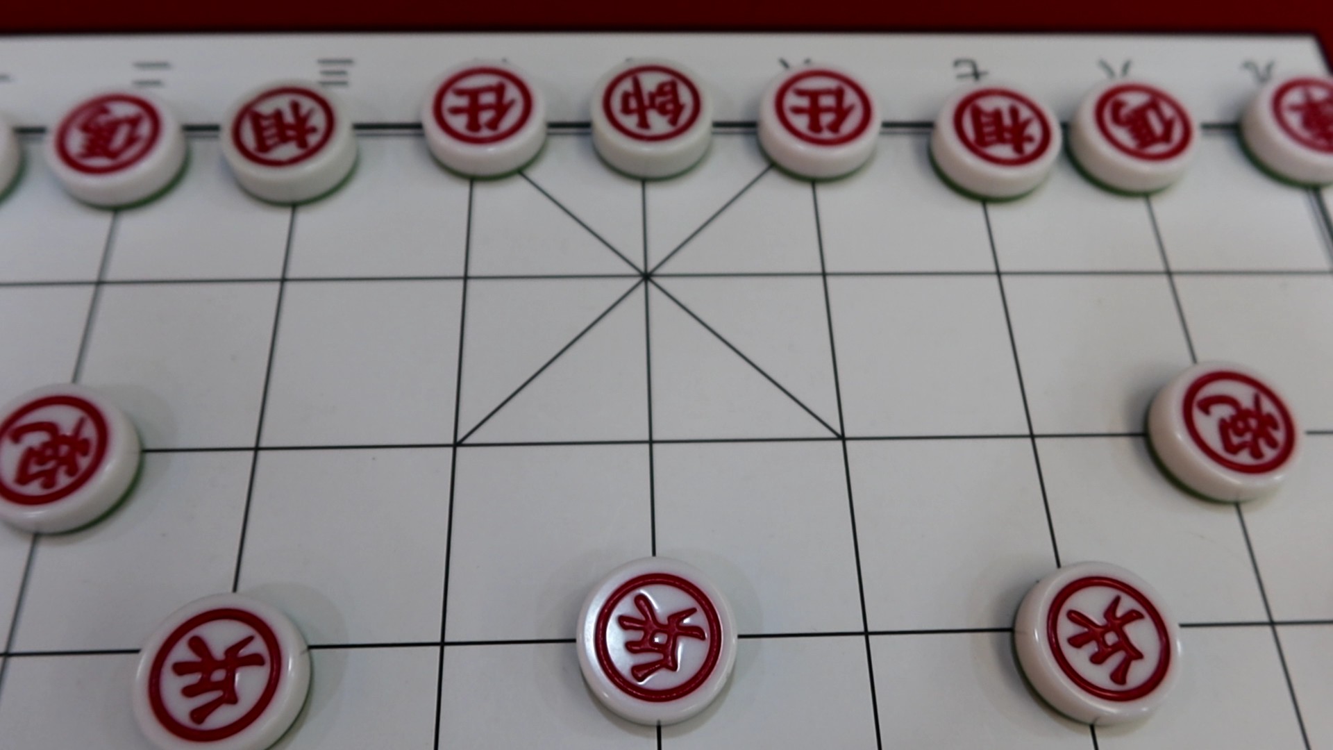 ▲「啟泰趣笑」第二屆臺灣象棋棋王賽將於8月24日和25日在彰化媽祖文化館舉行，8段高手的葛振衣與趙奕為賽事暖身。（記者張溎壕攝）