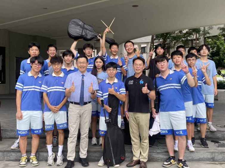 ▲大學多元入學分科測驗放榜，明道中學同學自我挑戰成功達標，七成五應屆畢業生錄取頂大以上校系，可說是豐收的一年。（記者林明佑翻攝）