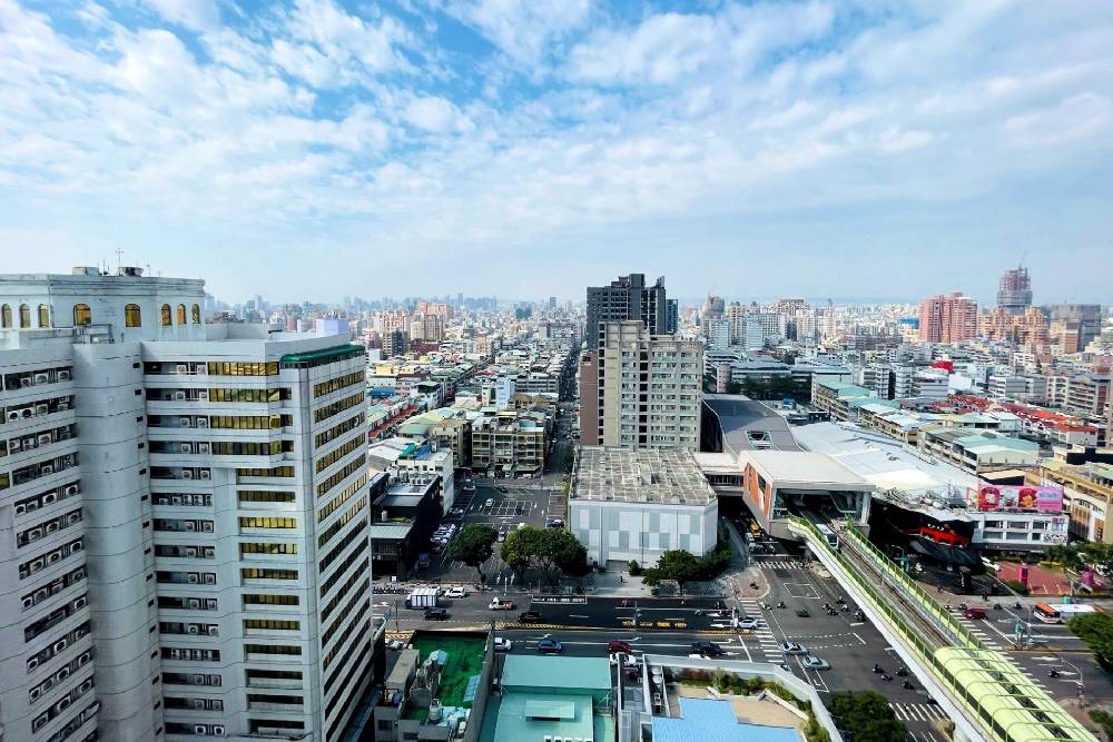 一天平均熱銷14件 永慶房產集團公布上半年全台十大預售屋交易熱區 248 一天平均熱銷14件 永慶房產集團公布上半年全台十大預售屋交易熱區 247