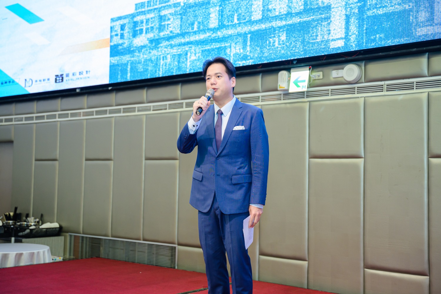 代理市長邱臣遠勉勵持續提升國際競爭力,期盼培育出更多青年學子參與公共事務。(圖/記者林照東翻攝)