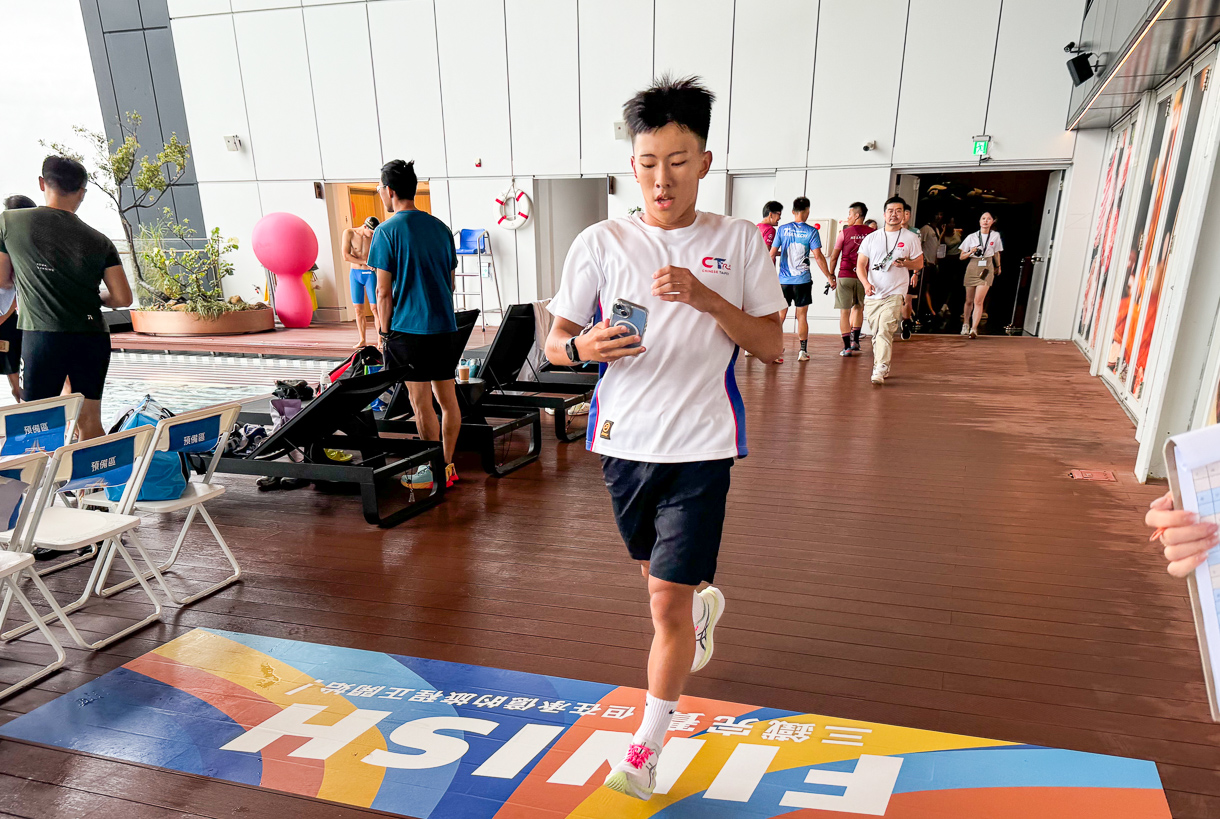 ▲選手抵達終點線,接受全場歡呼。(圖/承億酒店提供)