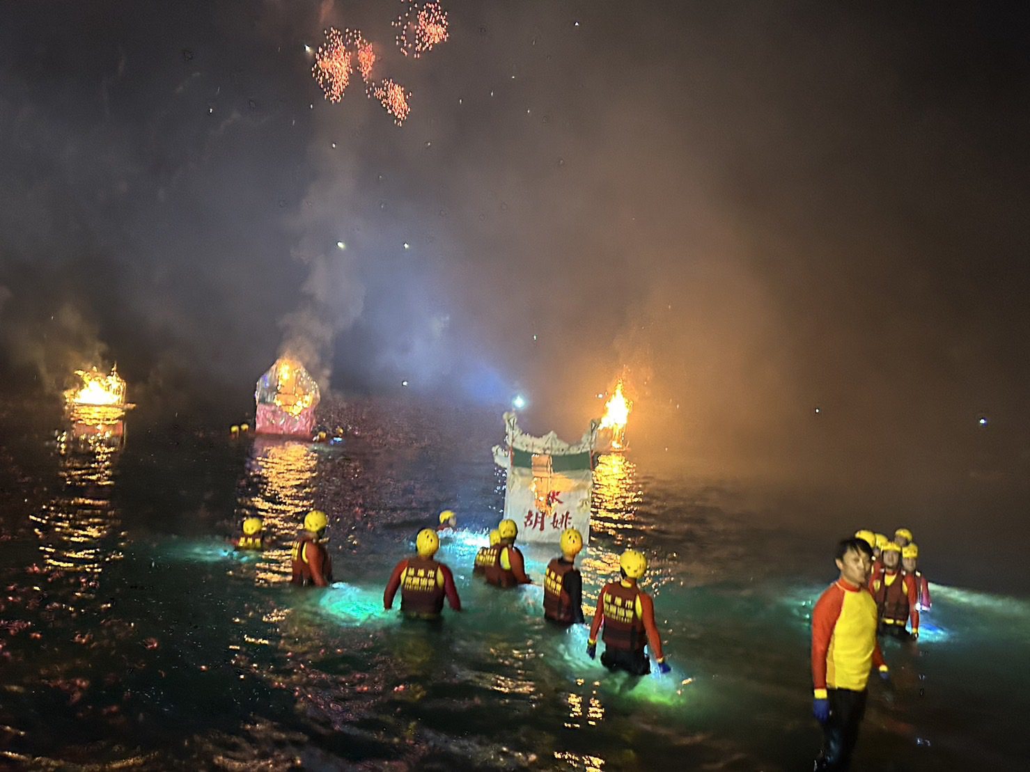 170年文化傳承 鷄籠中元祭熱鬧登場 花車遊行與水燈頭施放慶典