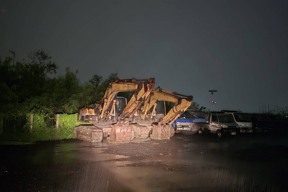 租漁塭非法填廢土 南檢聲押3人 234 租漁塭非法填廢土 南檢聲押3人 233