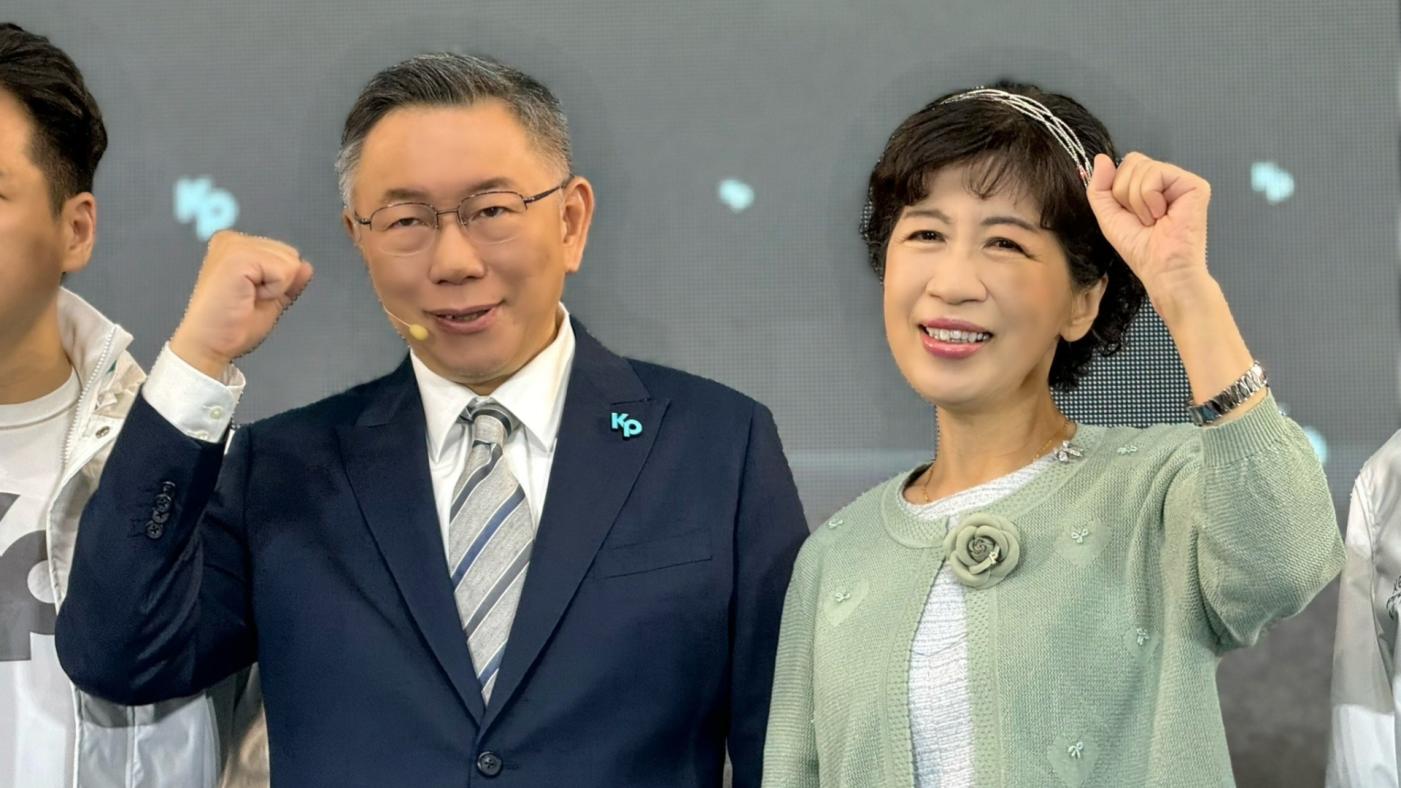 民眾黨主席柯文哲(左)被妻子陳佩琪(右)爆料,知道「最近河東獅吼不好惹」,日前偷吃妻子生日蛋糕不敢說。翻攝陳佩琪臉書