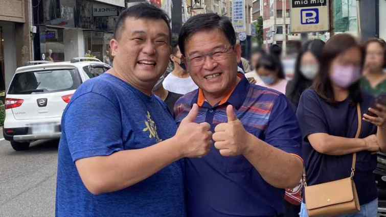 ▲行政院政務顧問邱建富表示，擔任彰化市長期間就大力推廣彰化美食，因此總統候選人到訪當然要端上彰化最強美食招待，因此從2016到2024大選彰化木瓜牛乳就成為總統餐必備。（記者林明佑攝）