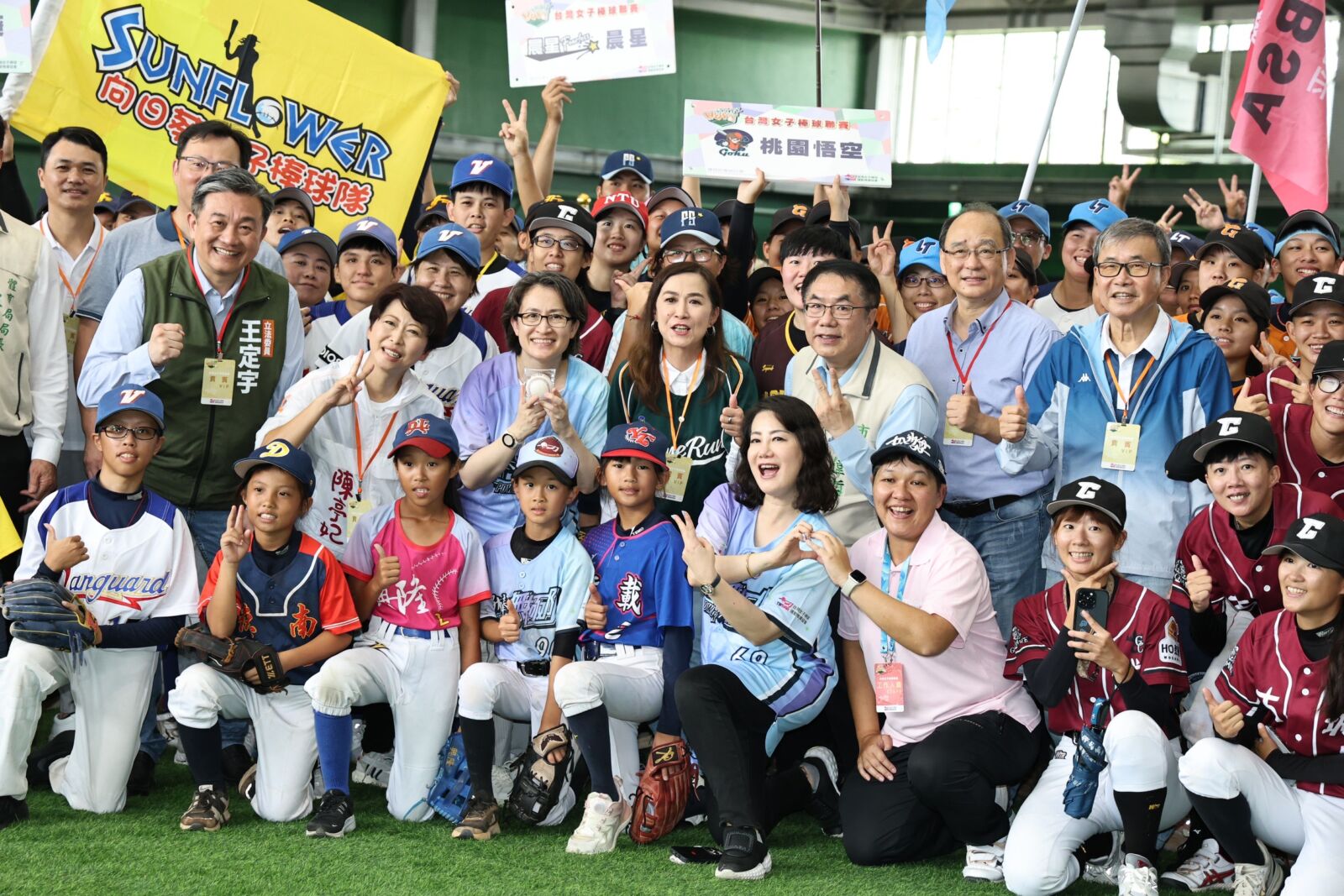2024台灣女子棒球聯賽開幕 黃偉哲推動棒球平權 230 2024台灣女子棒球聯賽開幕 黃偉哲推動棒球平權 229