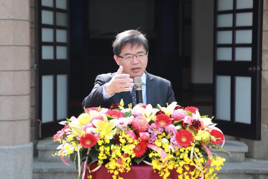 圖/無黨籍的李孟諺被視為民進黨政府中生代人才,但外界僅知李孟諺公職生涯的伯樂-前行政院長蘇貞昌與總統賴清德,殊不知前臺北市長郝龍斌也是其中之一。(李孟諺臉書)