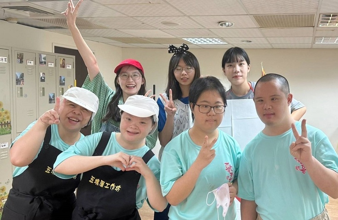 暑期工讀學生拍攝創意影片 揭開高雄市唐氏症歡喜協會新空間的神秘面紗