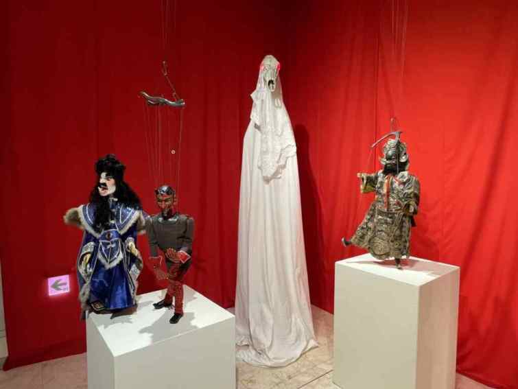 ▲彰化縣立美術館「世界偶遇彰化-臺美戲偶聯展」熱烈展出中，來自21個國家、117件戲偶，讓你一次飽覽。（記者林明佑翻攝）