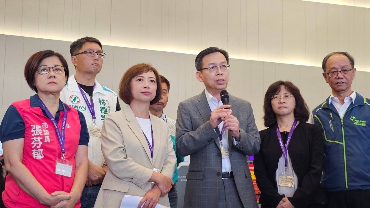 考察台中國際機場提升計畫 何欣純:最終目標讓中部民眾不必再跑桃機 206 考察台中國際機場提升計畫 何欣純:最終目標讓中部民眾不必再跑桃機 205