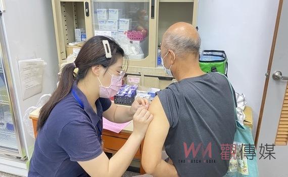 提升保護力 中市衛生局供65歲以上長者 公費接種13價肺炎鏈球菌疫苗