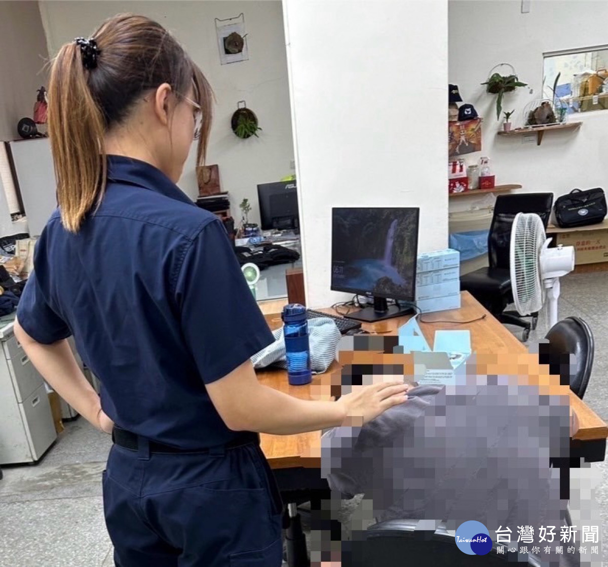 男子心情低落獨自外出,員警積極協尋助返家。<br /><br />